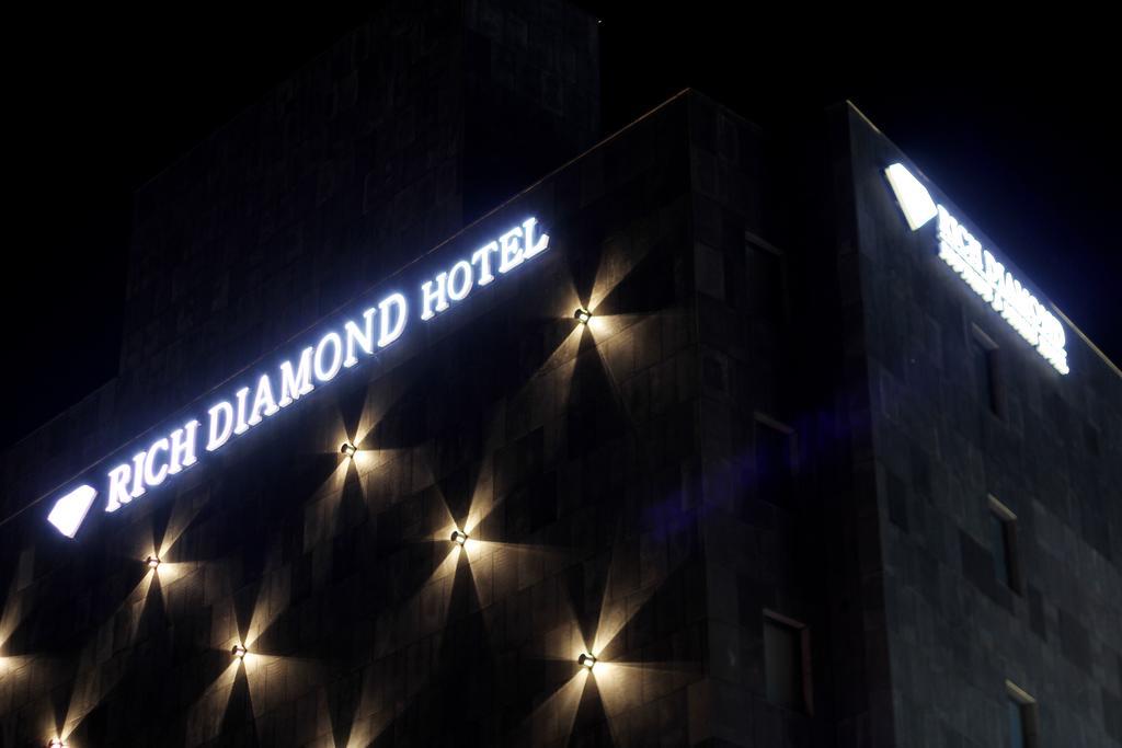 Benikea Rich Diamond Hotel Seúl Exterior foto