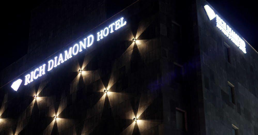 Benikea Rich Diamond Hotel Seúl Exterior foto